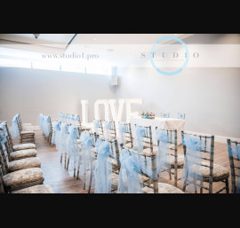 Baby Blue Organza Sashes on Chiavari Chairs (credit Studio 1)